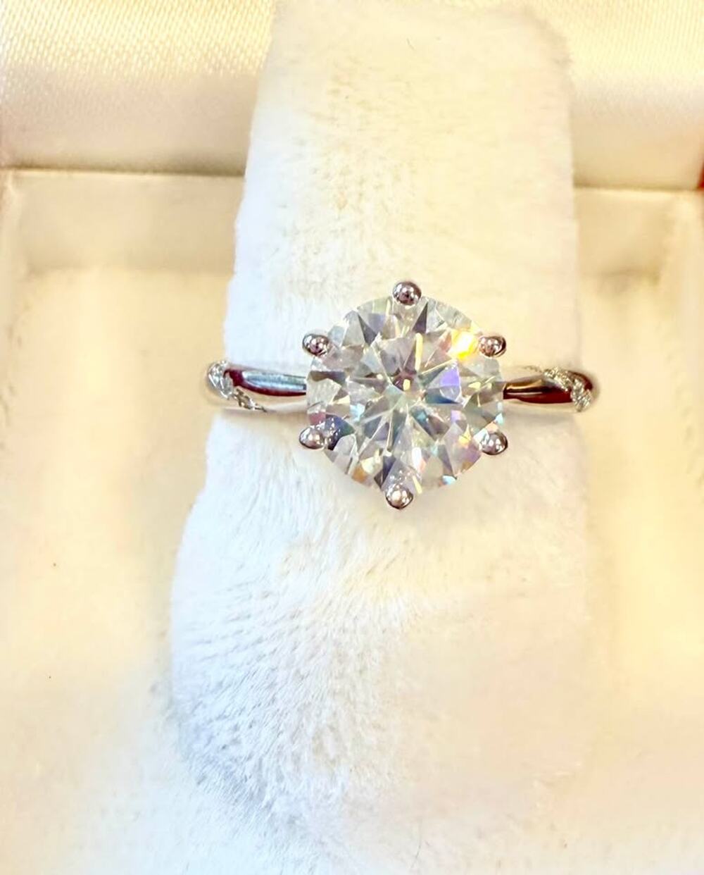 Genuine Moissanite Ring 2 Ct Size 6.185 GRA Certified S925 VVS1 & D Color